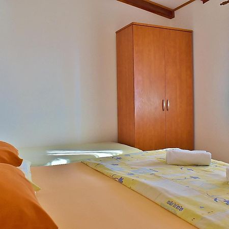 Feniks Apartmani Lopar Exterior photo